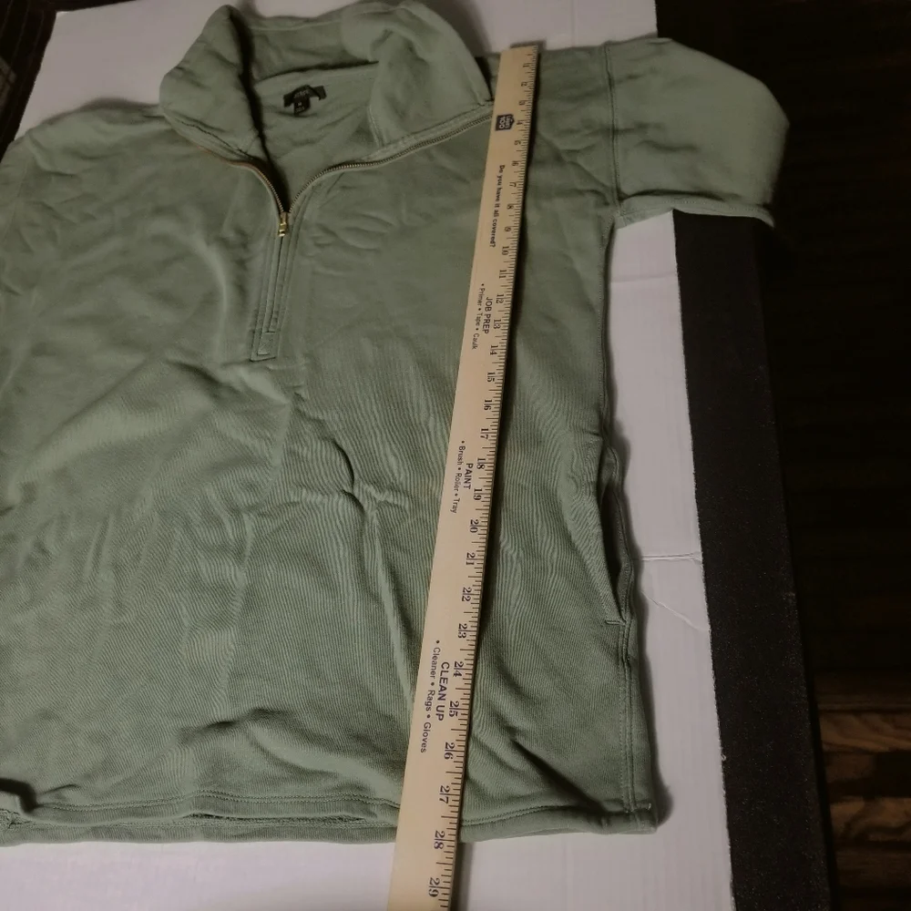 J. CREW LIGHT SAGE GREEN MEN'S PULLOVER WITH POCKETS SIZE MEDIUM